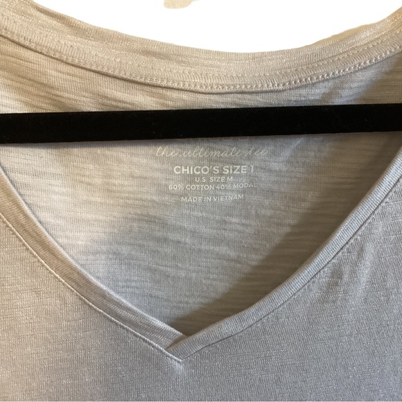 Chicos silver t-shirt size 1 NWT - Picture 5 of 7